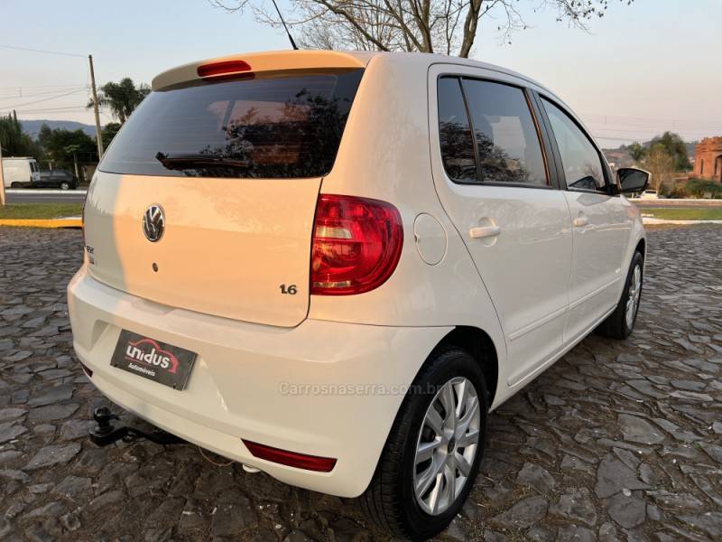 VOLKSWAGEN - FOX - 2014/2014 - Branca - Sob Consulta
