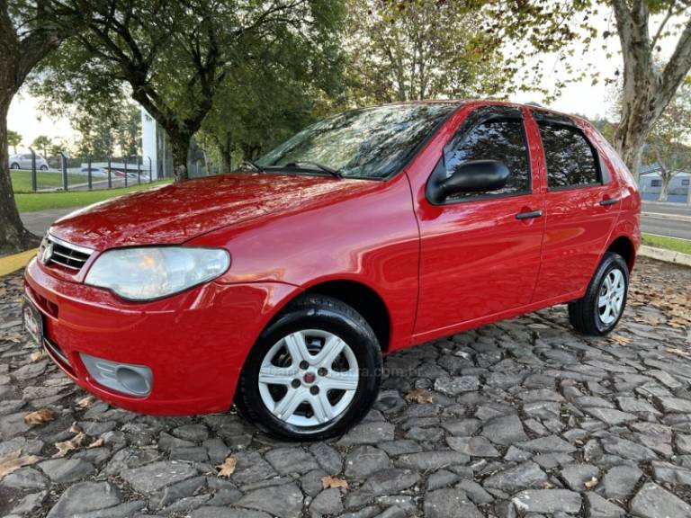 FIAT - PALIO - 2014/2014 - Vermelha - R$ 36.900,00