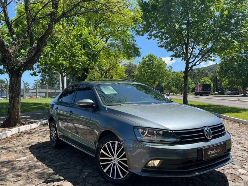 VOLKSWAGEN - JETTA - 2017/2017 - Cinza - Sob Consulta