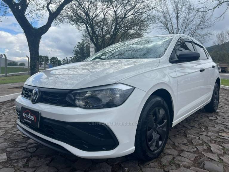 VOLKSWAGEN - POLO - 2023/2023 - Branca - R$ 78.900,00