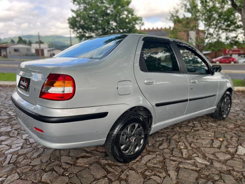 FIAT - SIENA - 2006/2006 - Prata - R$ 26.900,00