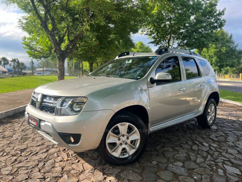 RENAULT - DUSTER - 2017/2017 - Prata - R$ 69.900,00