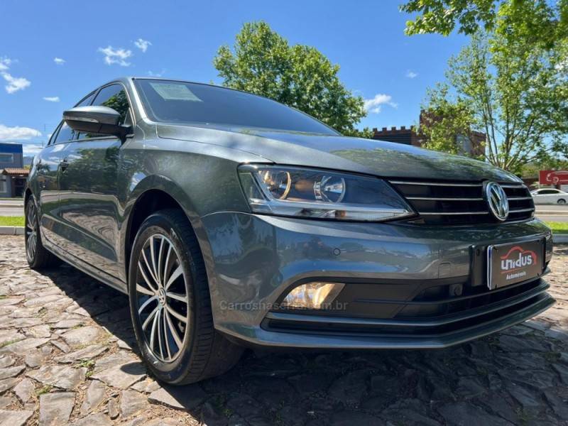 VOLKSWAGEN - JETTA - 2017/2017 - Cinza - Sob Consulta