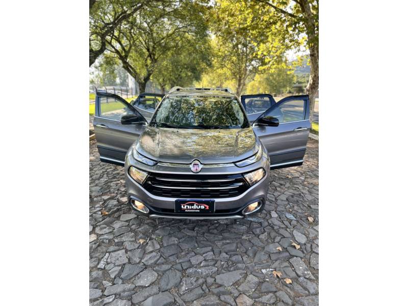 FIAT - TORO - 2018/2018 - Cinza - R$ 124.900,00