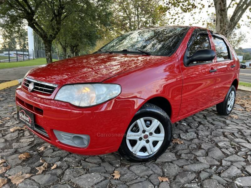 FIAT - PALIO - 2014/2014 - Vermelha - R$ 36.900,00