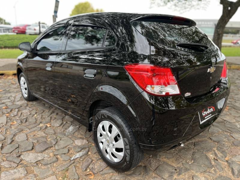 CHEVROLET - ONIX - 2016/2016 - Preta - Sob Consulta