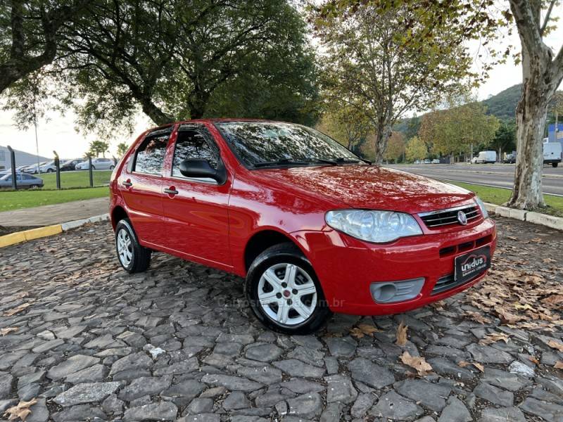 FIAT - PALIO - 2014/2014 - Vermelha - R$ 36.900,00