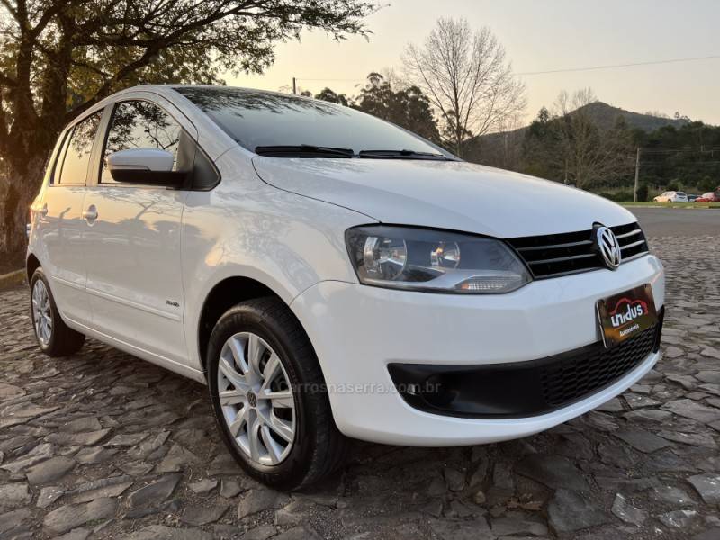 VOLKSWAGEN - FOX - 2014/2014 - Branca - Sob Consulta