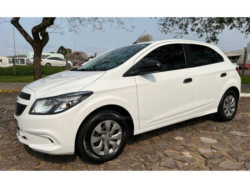 CHEVROLET - ONIX - 2019/2019 - Branca - R$ 56.900,00