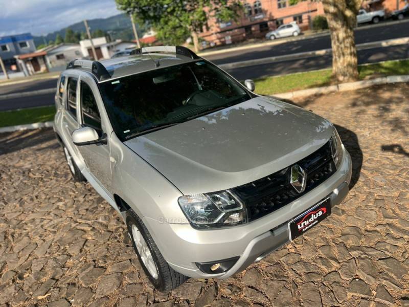 RENAULT - DUSTER - 2017/2017 - Prata - R$ 69.900,00